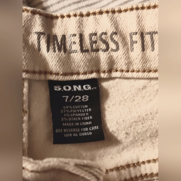 S.O.N.G. Women's Off White Distressed Jeans | Timeless Fit | Size 7/28 - Picture 5 of 7